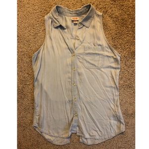 Sleeveless soft Chambray button up